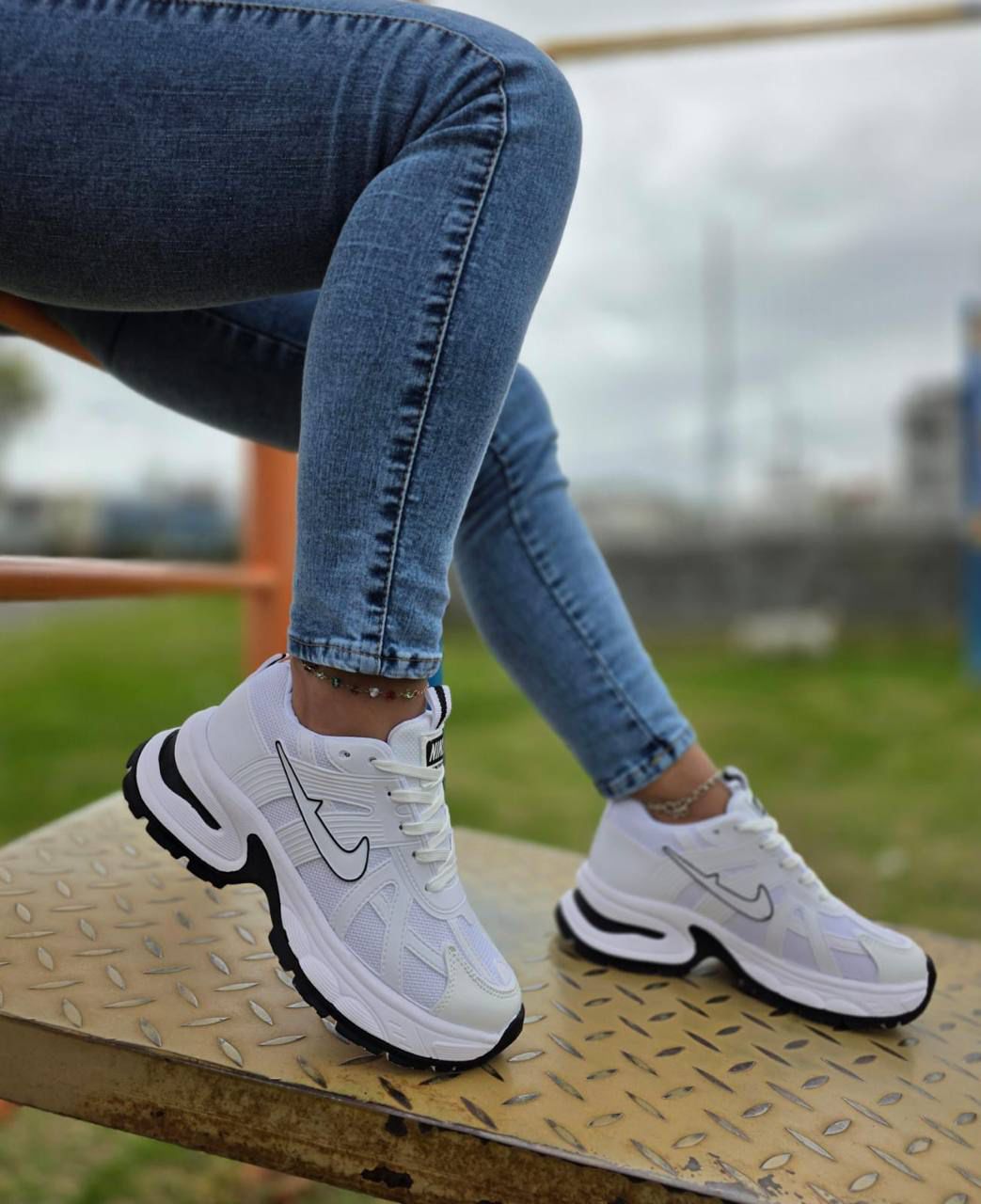 Zapatos Deportivos "Urban Glide" con Detalle Negro